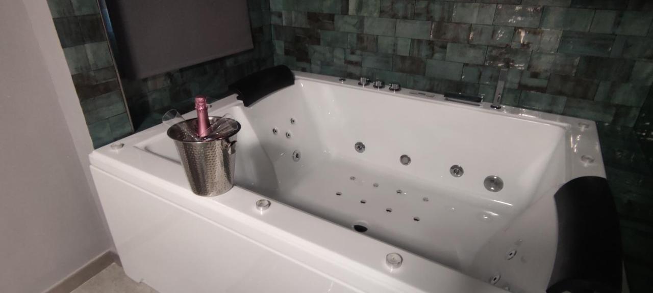 Latorre Jacuzzi Jerez Jerez de la Frontera Exterior foto
