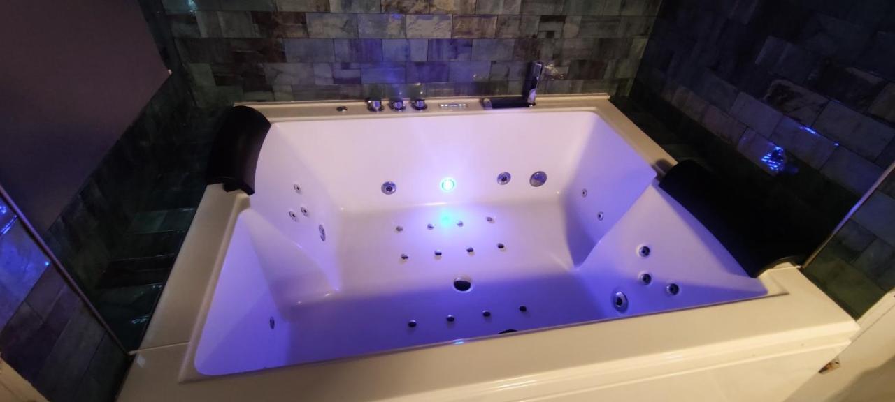 Latorre Jacuzzi Jerez Jerez de la Frontera Exterior foto